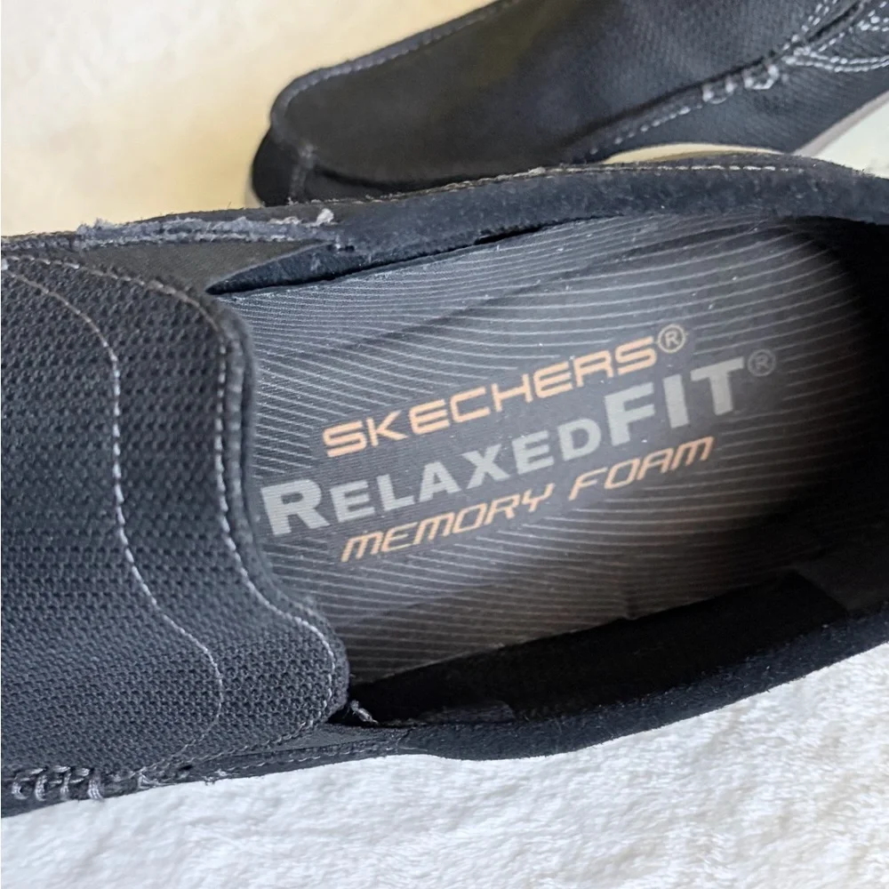 Skechers Relaxed Fit Men's Black‎ and Gray Slip-On Loafers Sz 14